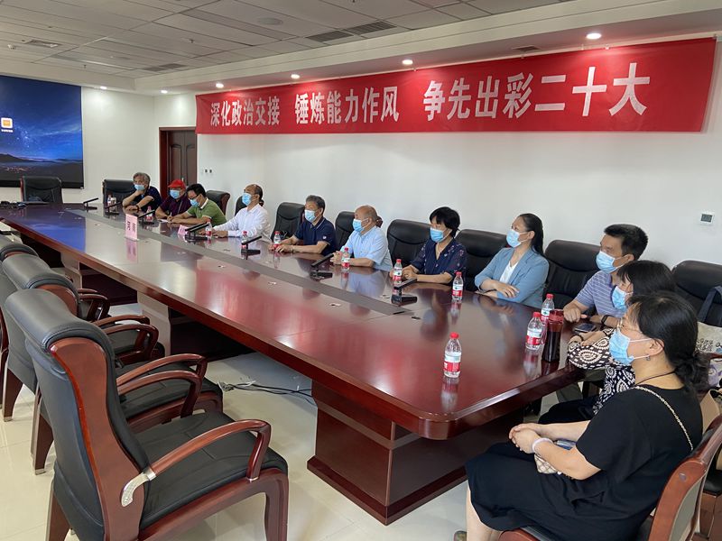 民进河南省委会组织会员参加 “我身边的先进”事迹宣传报告会