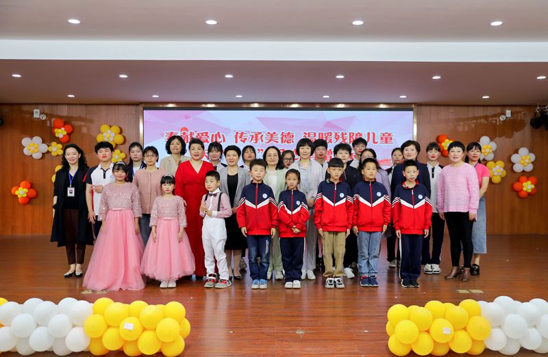 民进河南省委会妇女儿童委员会赴信阳市特殊教育学校开展庆“六一”爱心捐赠活动
