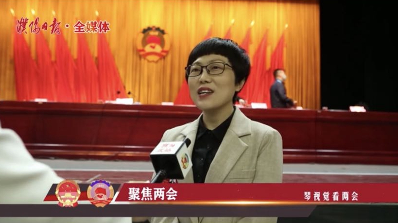 李瑞丽接受采访照片.jpg