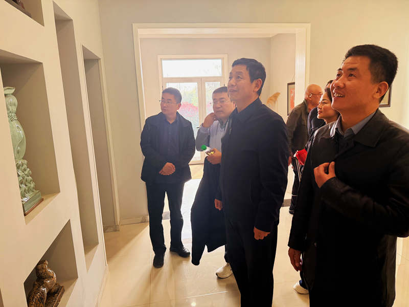 1762847370052061088.jpg 韩冬工作室.jpg